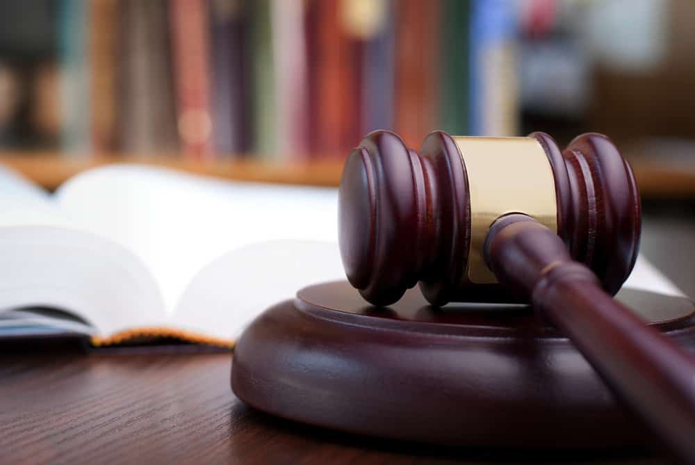 It’s a Draw: Split Decision Reached in Defamation Trial Featuring Housing Contractor vs. Yelp User