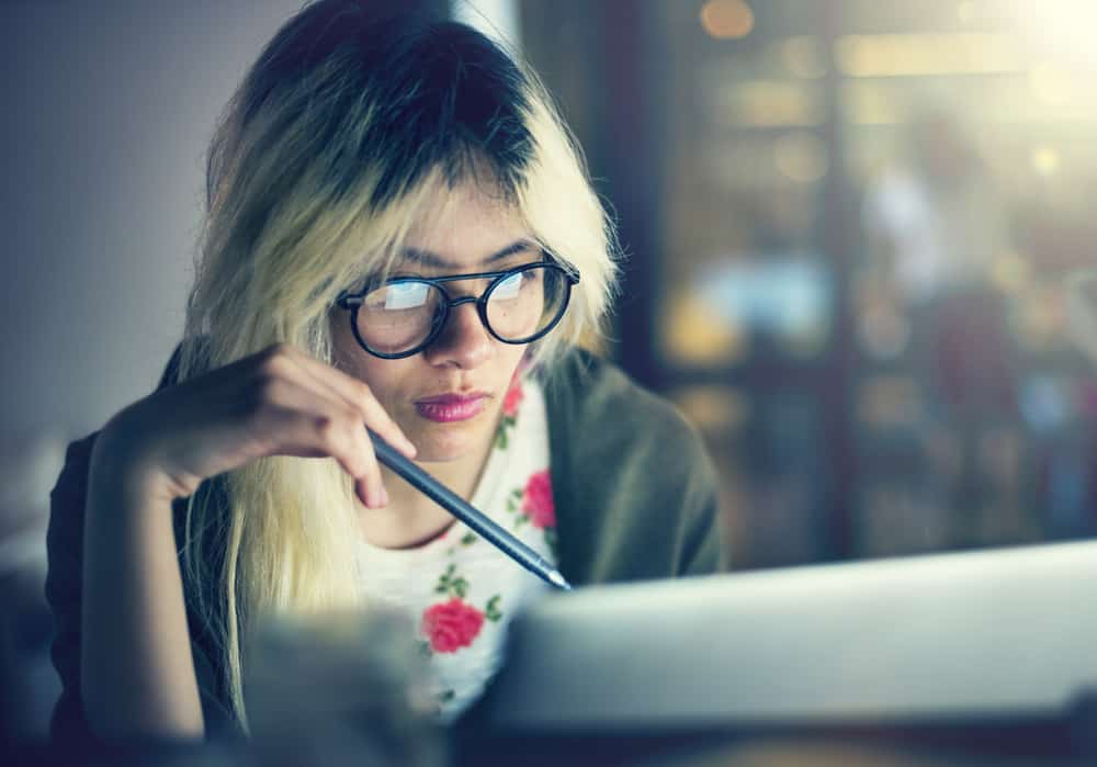 91_percent_of_woman_research_online