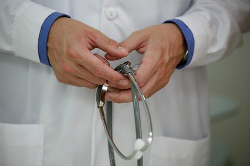 hospital online review monitoring